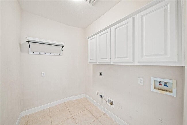 Building Photo - 4610 Sterling Wood Way