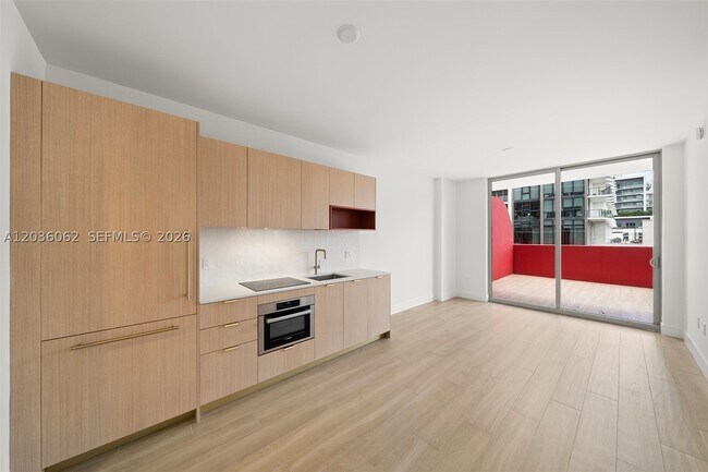 Building Photo - 90 NE 32nd St