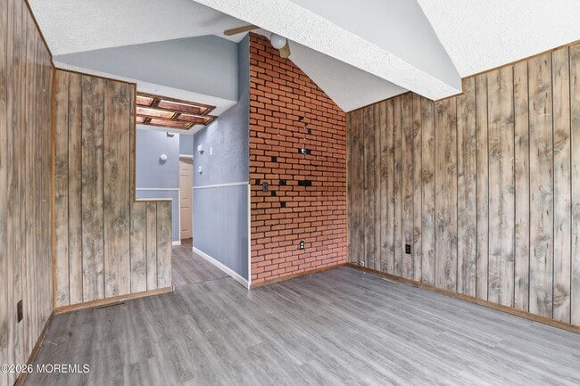 Building Photo - 141 Mill St