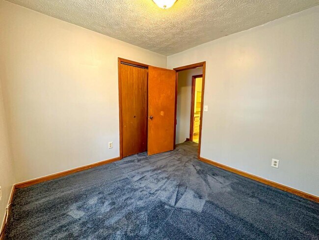 Building Photo - 5506 Singleton Rd