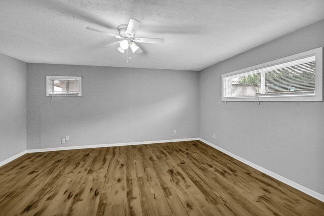 Building Photo - 1304 Sage Dr