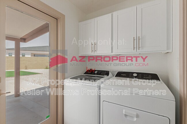 Building Photo - 7660 W Palmaire Ave