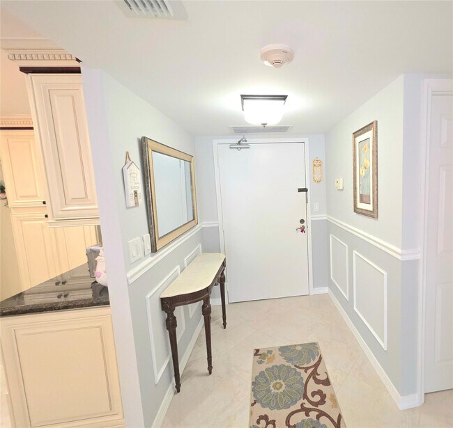 Building Photo - 4020 Galt Ocean Dr