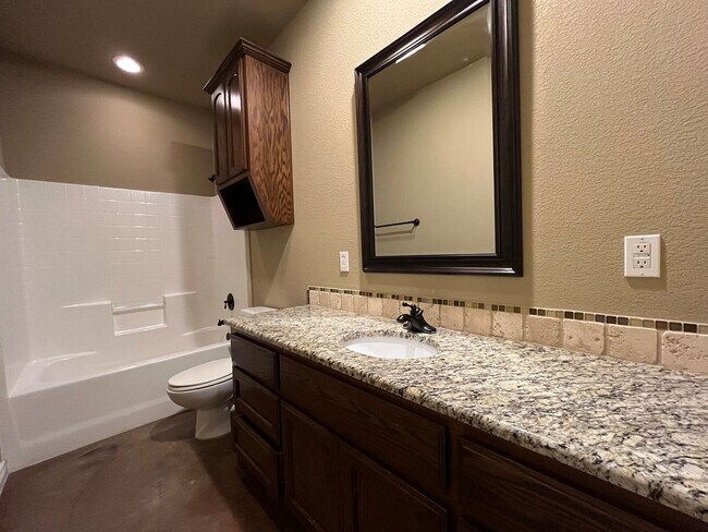 Building Photo - 3137 Silver Saddle Dr