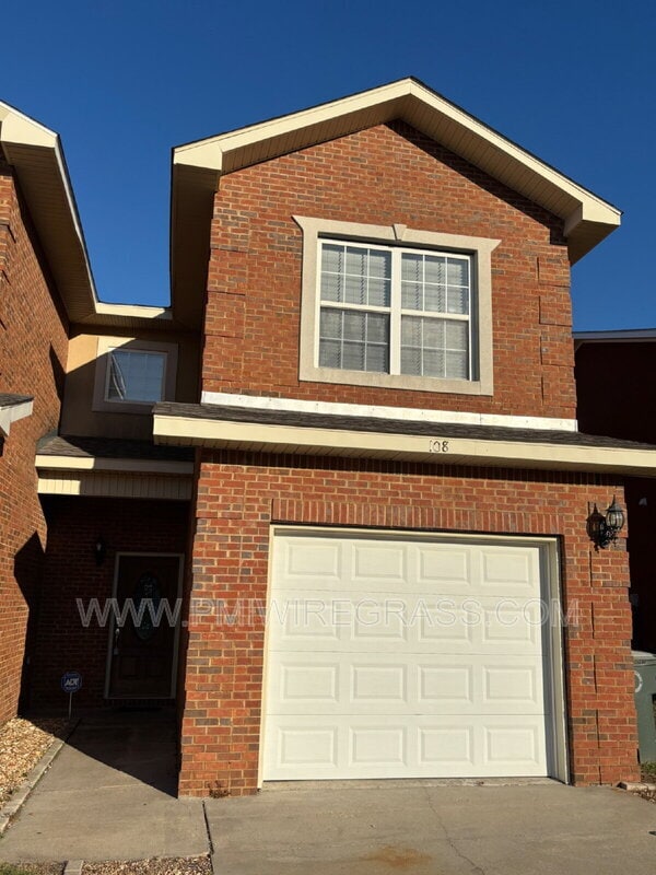 Primary Photo - 108 Peregrine Way