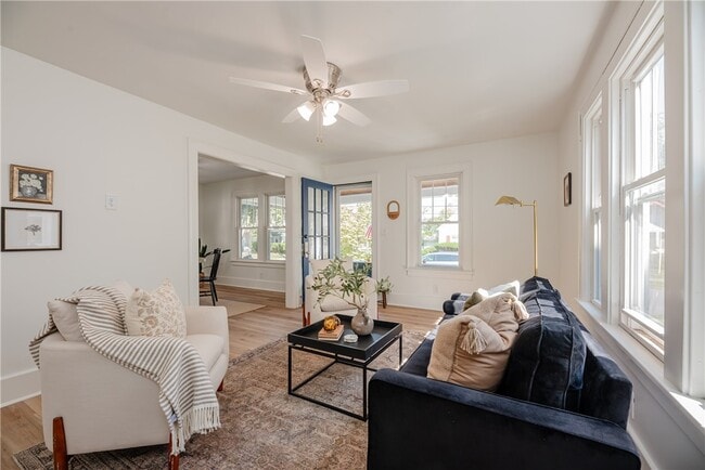 Building Photo - 116 W Spruce St