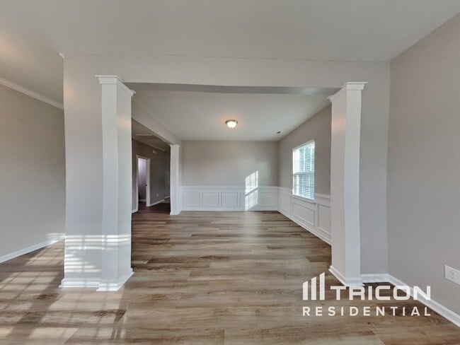 Building Photo - 151 N Great White Way