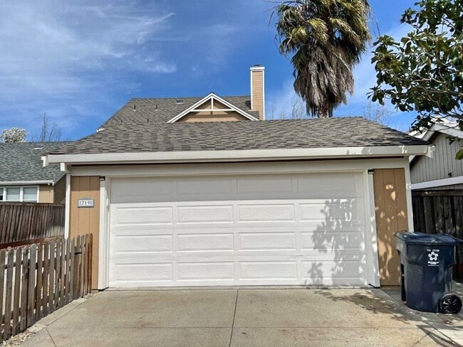 Building Photo - Modern 4 Bedroom 3 Bath Close to Marina Suisun City *Star Rentals