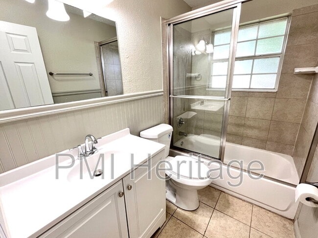 Building Photo - 2100 Cottonwood Pl