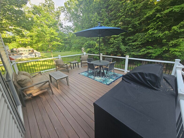 Building Photo - 435 High St