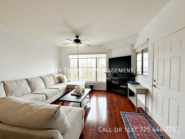 Building Photo - FULLY FURNISHED 1 BEDROOM CONDO IN GATED C...