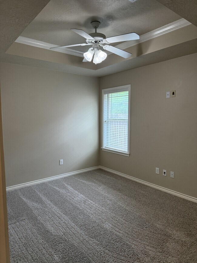 Building Photo - 223 Karten Ln