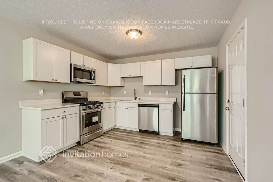 Building Photo - 600 River Walk