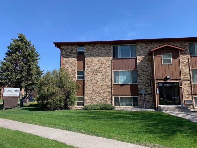 Building Photo - Dakota Arms & Gardens