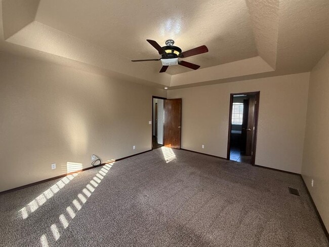 Building Photo - 18509 Chestnut Oak Dr