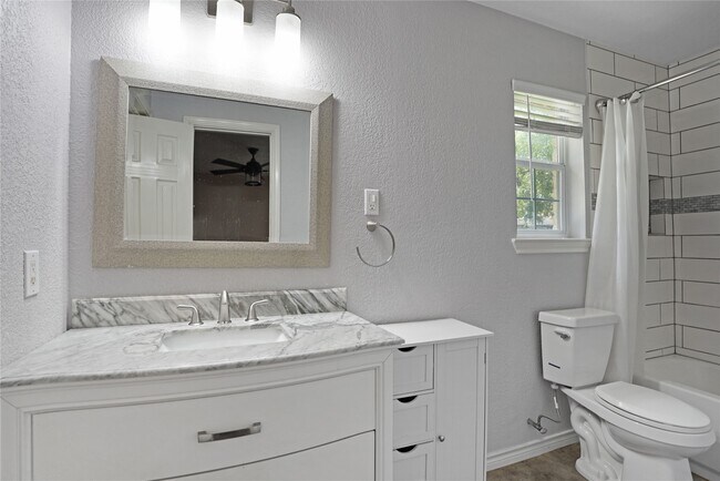 Building Photo - 17119 Mellow Ridge Dr