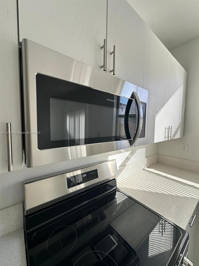 Building Photo - 12848 SW 232nd Ter