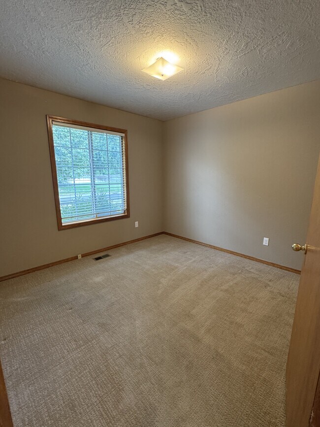 Building Photo - 426 W Arizona Ln