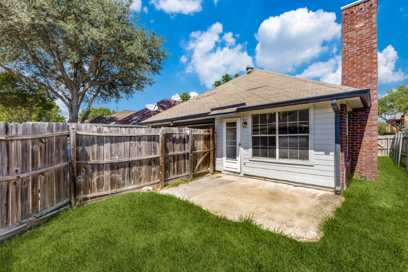 Building Photo - 917 Haverstraw Pl