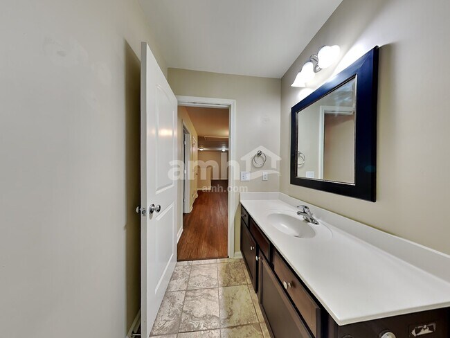 Building Photo - 298 Scarlett Ln