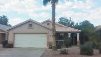 Building Photo - 1424 E Binner Dr