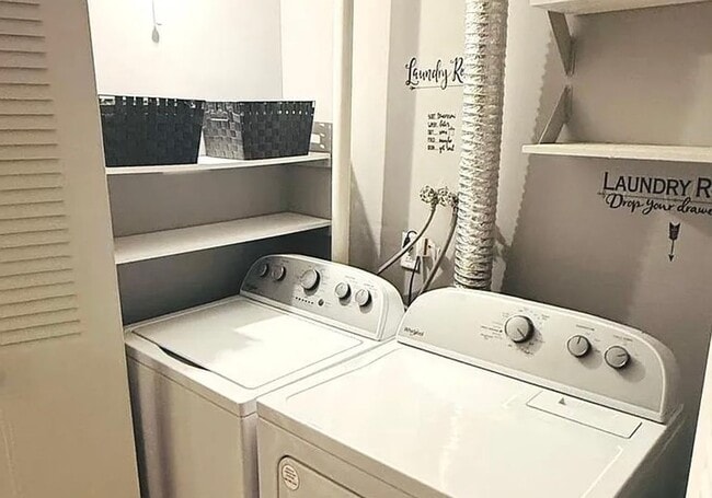 Building Photo - Beautiful 3 Bedroom House