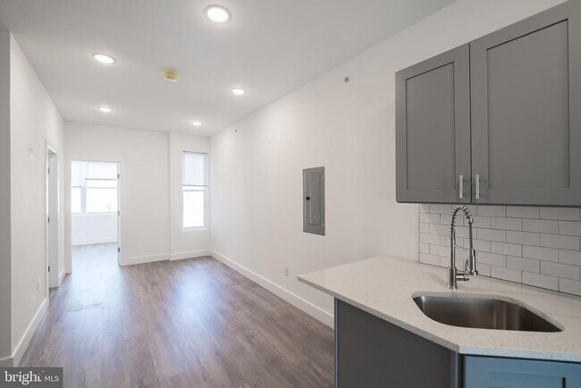 Building Photo - 1709 Snyder Ave