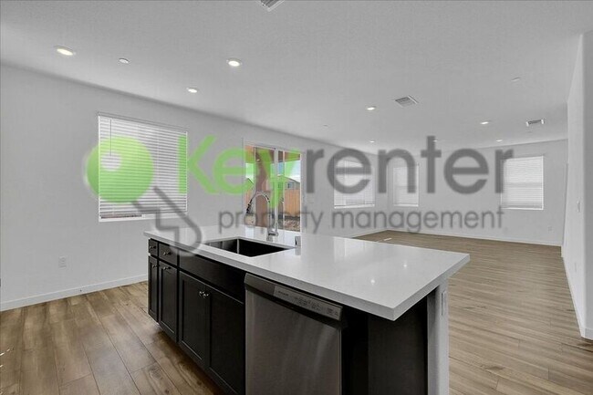 Building Photo - 2061 Hesperian Dr