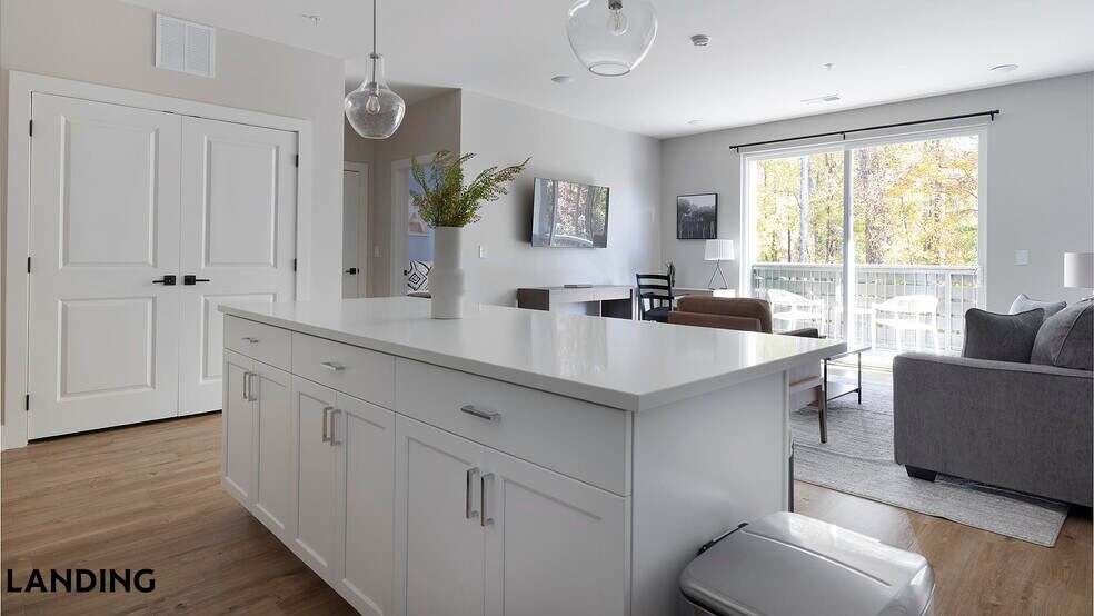 Building Photo - 1000 Forestview Dr