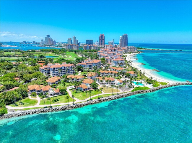 Building Photo - 15112 Fisher Island Dr