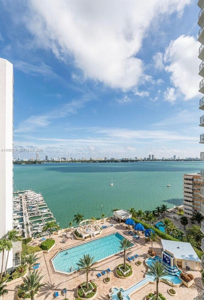 Building Photo - 7601 E Treasure Dr