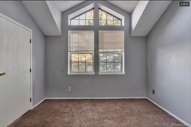 Building Photo - 942 S Walden St
