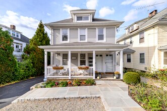 Building Photo - 231 Flax Hill Rd