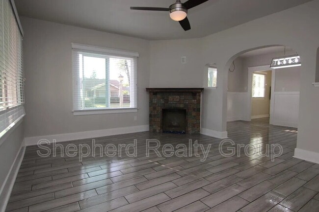 Building Photo - 3993 3rd St