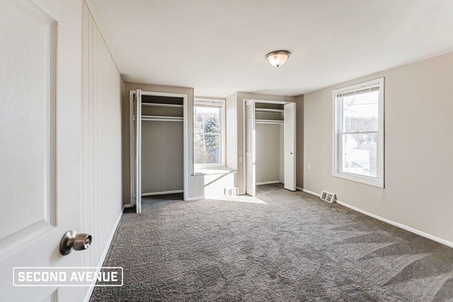 Building Photo - 719 2nd St