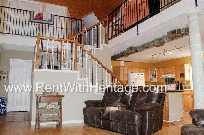 Building Photo - Charming Rustic Cabin Home on 2 Acres / Na...