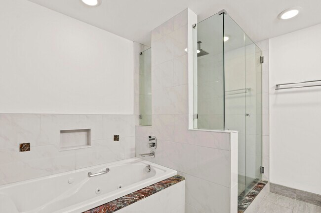Building Photo - 4200 N Ocean Dr