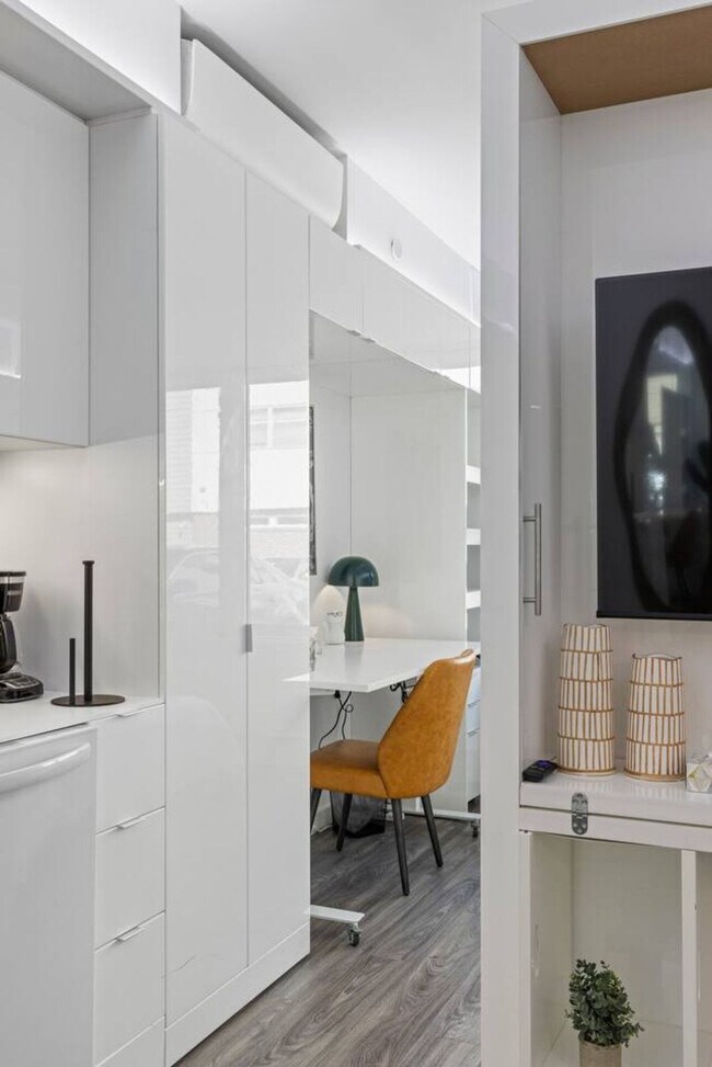 Building Photo - 12607 Larchmere Blvd