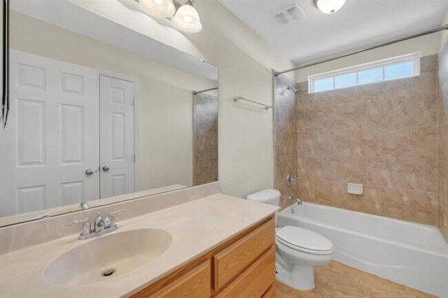 Building Photo - 10737 Sycamore Ridge Ln