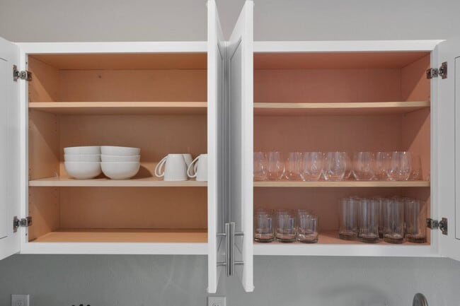 Building Photo - 16601 N Parkview Pl