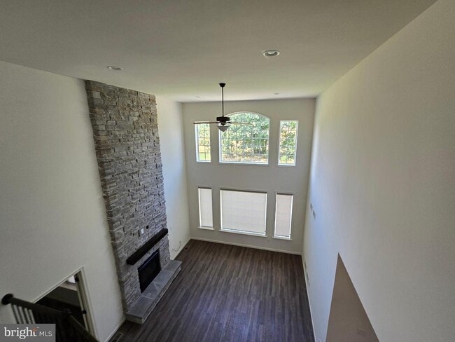 Building Photo - 633 Kincaid Ave