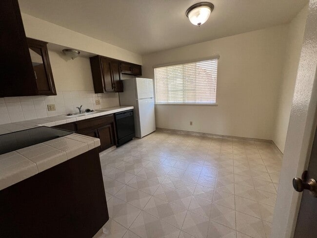 Building Photo - 2500 14th Ave