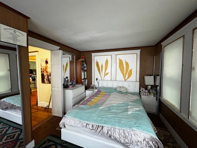 Building Photo - 42 Florence St