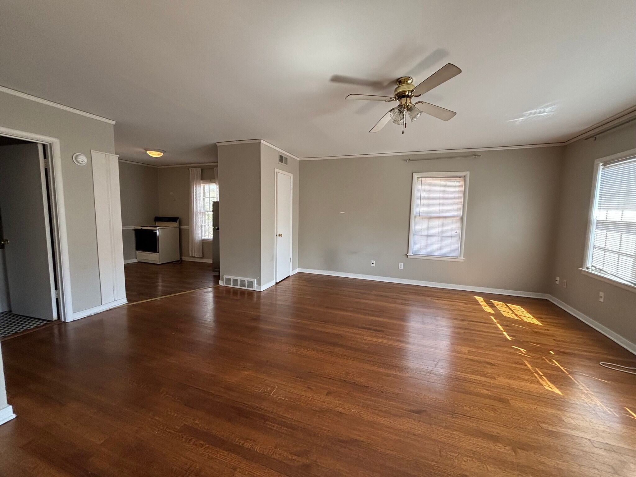 Building Photo - 3659 Highland Park Pl