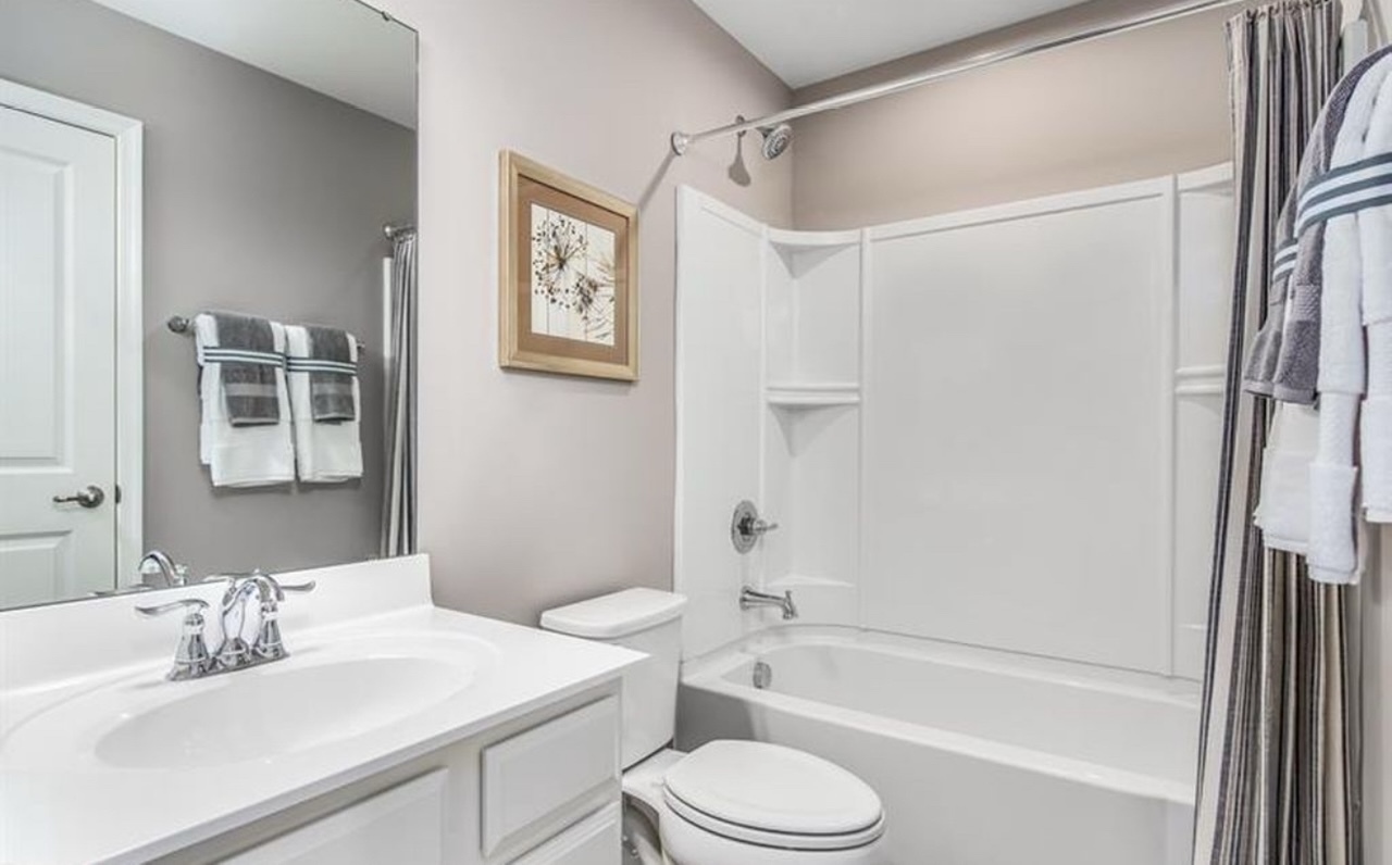 Second Bathroom - 7841 Blackbriar Way