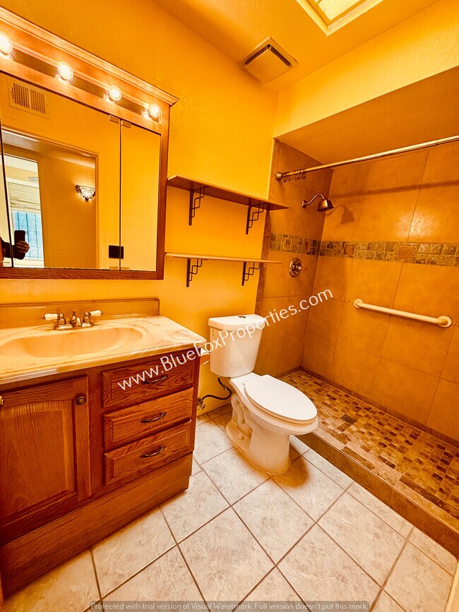 Building Photo - 8401 E Stella Rd