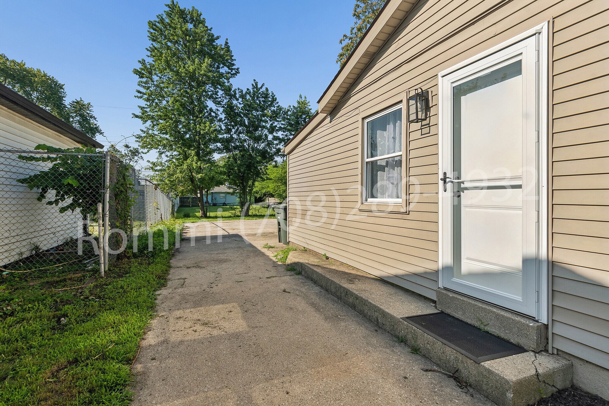 Building Photo - 3316 163rd St