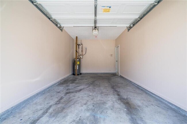 Building Photo - 5485 Sierra Tr