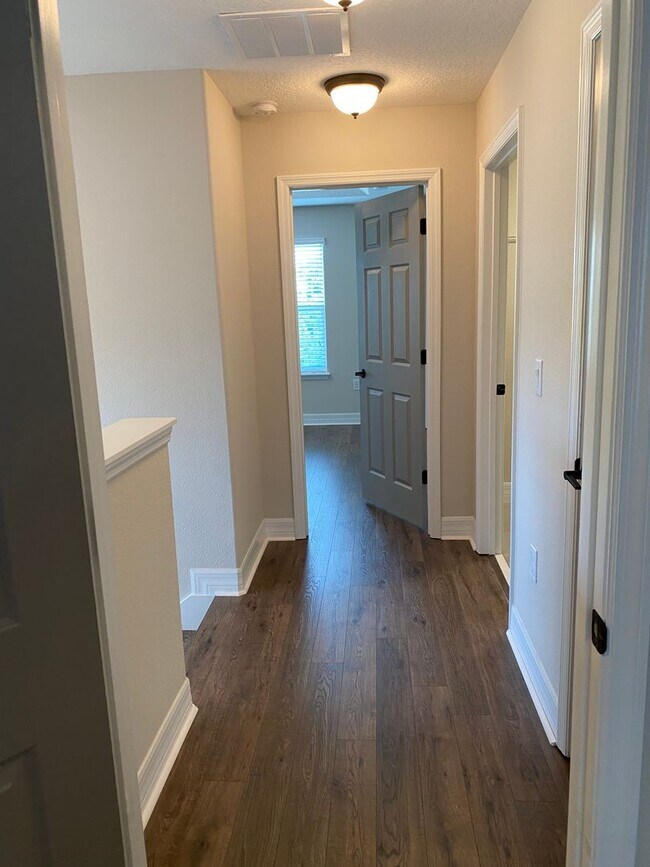 Building Photo - 1061 Clifton Springs Ln