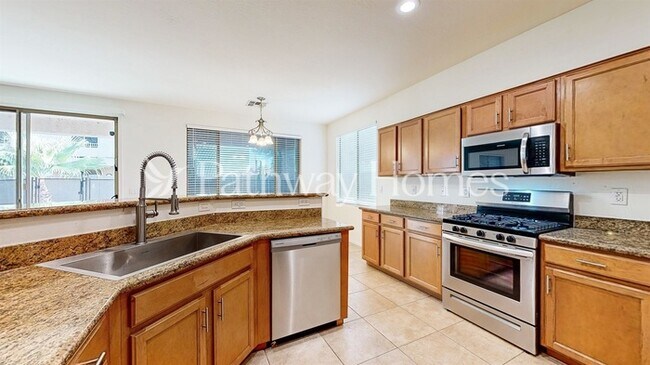 Building Photo - 43448 Askew Dr